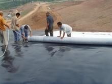 专业供应平凉HDPE土工膜与凹凸排水板 厂家直销（15265486000）